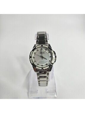 Bulova 96P144 Mother Pearl Sapphire Crystal Women's Quartz Watch Steel Japan
